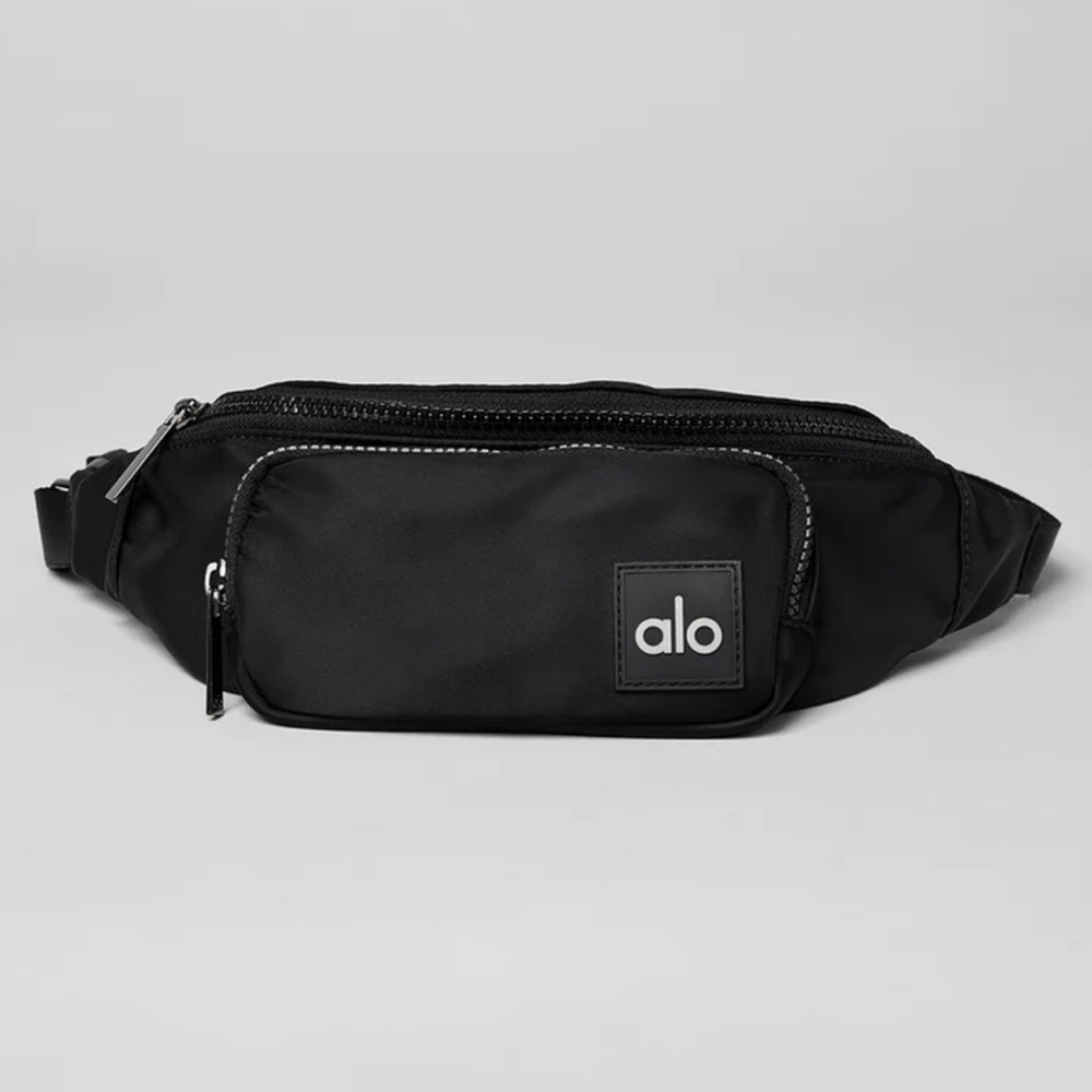 Alo Yoga Fanny Pack in Black